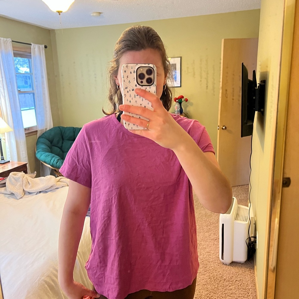 GAP Women's Fuchsia Short Sleeve Tee